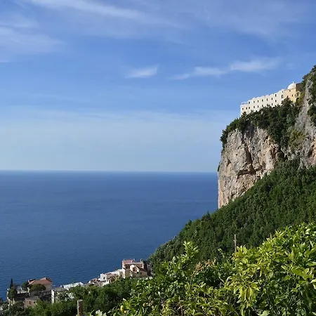 Ercole Di Oda ve Kahvaltı